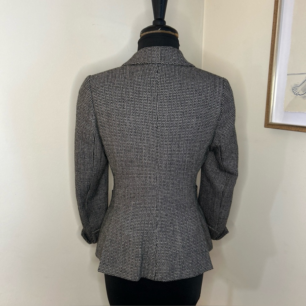 Yves Saint Laurent VINTAGE Rive Gauche Wool Blazer w/ wooden buttons-size 34(4) - Picture 4 of 7
